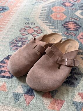 Like-NEW Suede Slip-On Clog Mule in Taupe